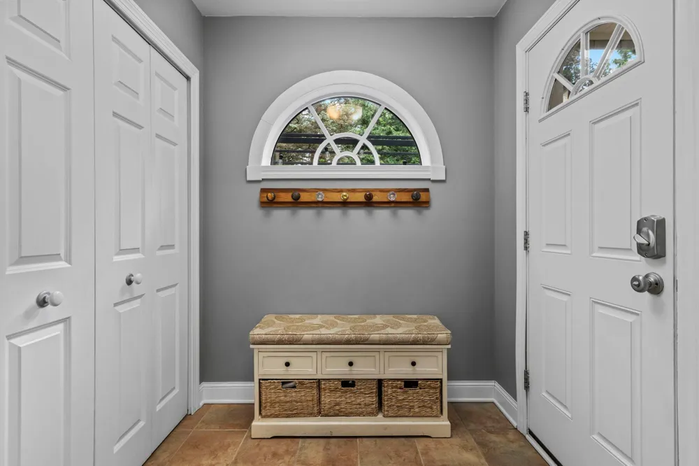 1244 Roselawn Avenue W Roseville, MN 55113