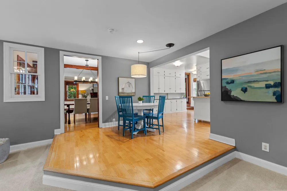 1244 Roselawn Avenue W Roseville, MN 55113