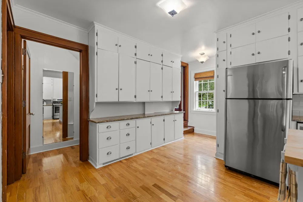 1244 Roselawn Avenue W Roseville, MN 55113