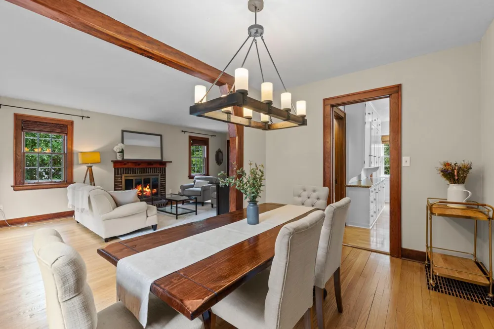 1244 Roselawn Avenue W Roseville, MN 55113