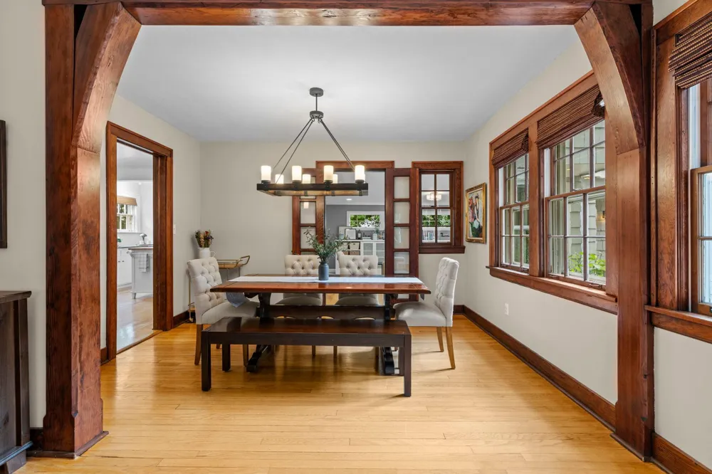 1244 Roselawn Avenue W Roseville, MN 55113