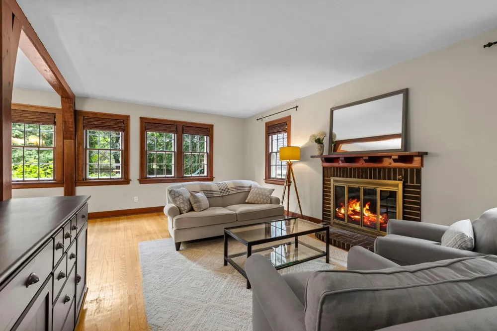1244 Roselawn Avenue W Roseville, MN 55113