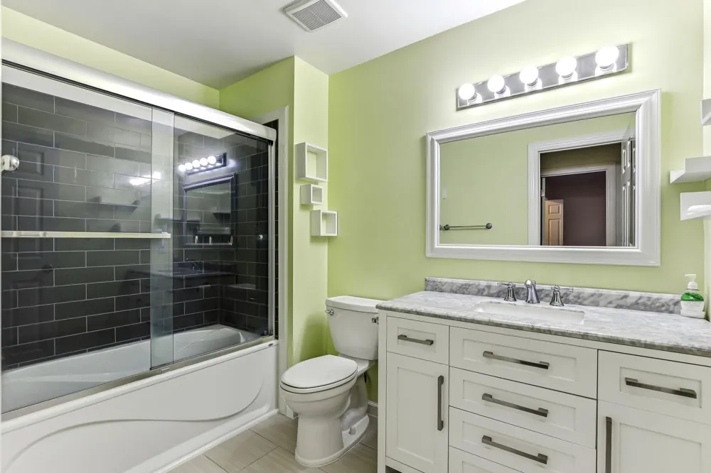 1775 Donegal Drive #2 Woodbury, MN 55125