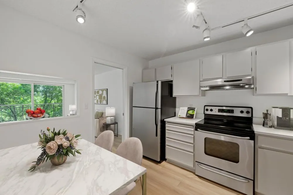210 W Grant St #607 Minneapolis, MN 55403