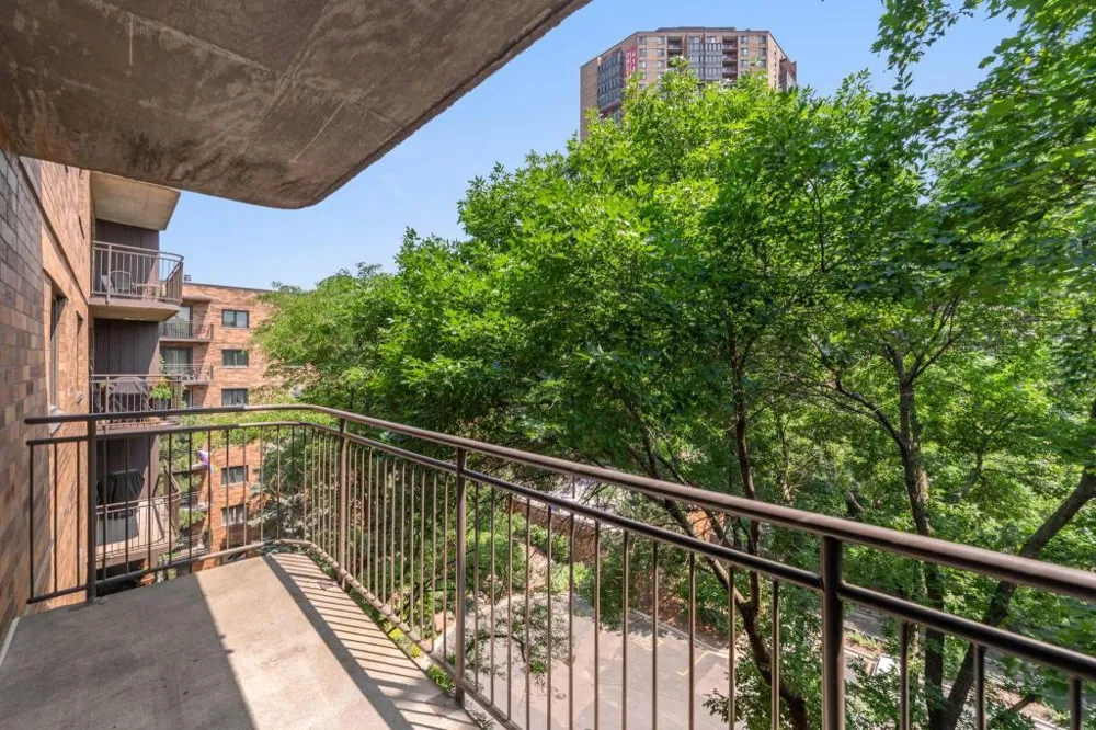 210 W Grant St #607 Minneapolis, MN 55403