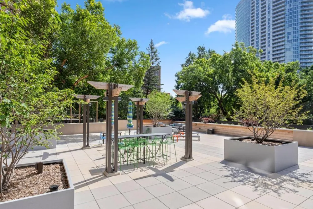 210 W Grant St #607 Minneapolis, MN 55403