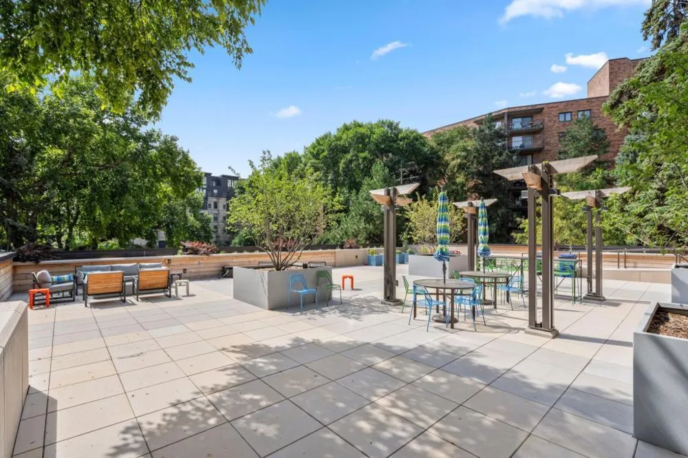 210 W Grant St #607 Minneapolis, MN 55403