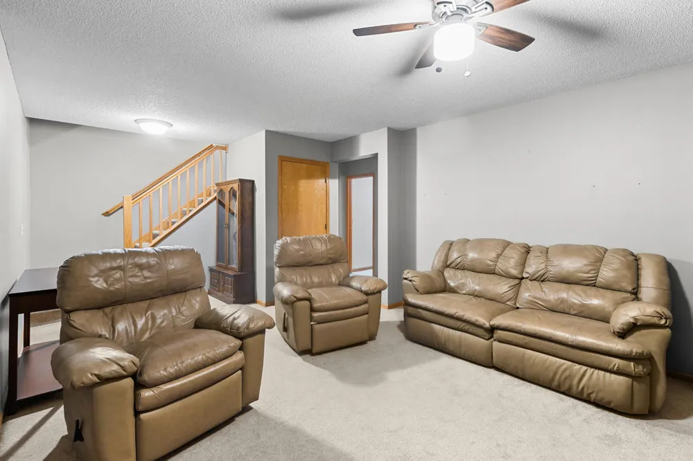 379 Wheelock Parkway E Saint Paul, MN 55130