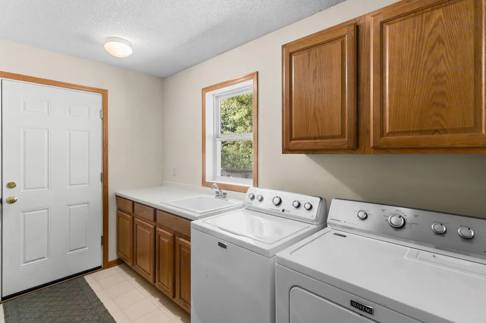 379 Wheelock Parkway E Saint Paul, MN 55130
