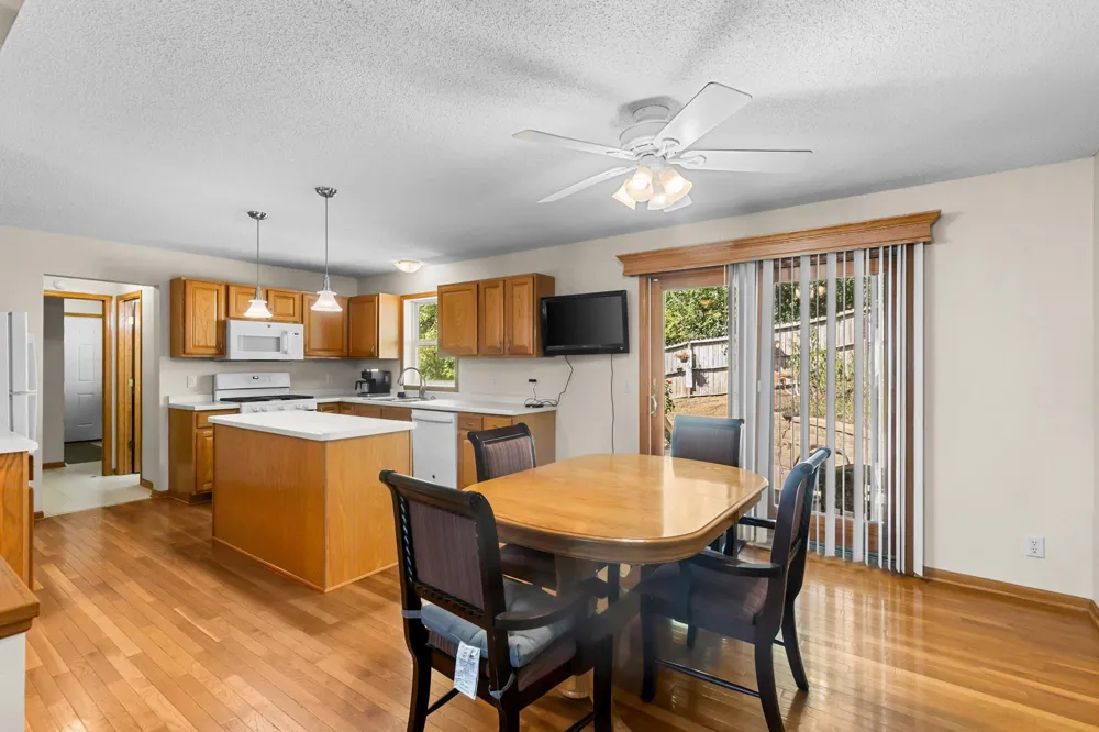 379 Wheelock Parkway E Saint Paul, MN 55130
