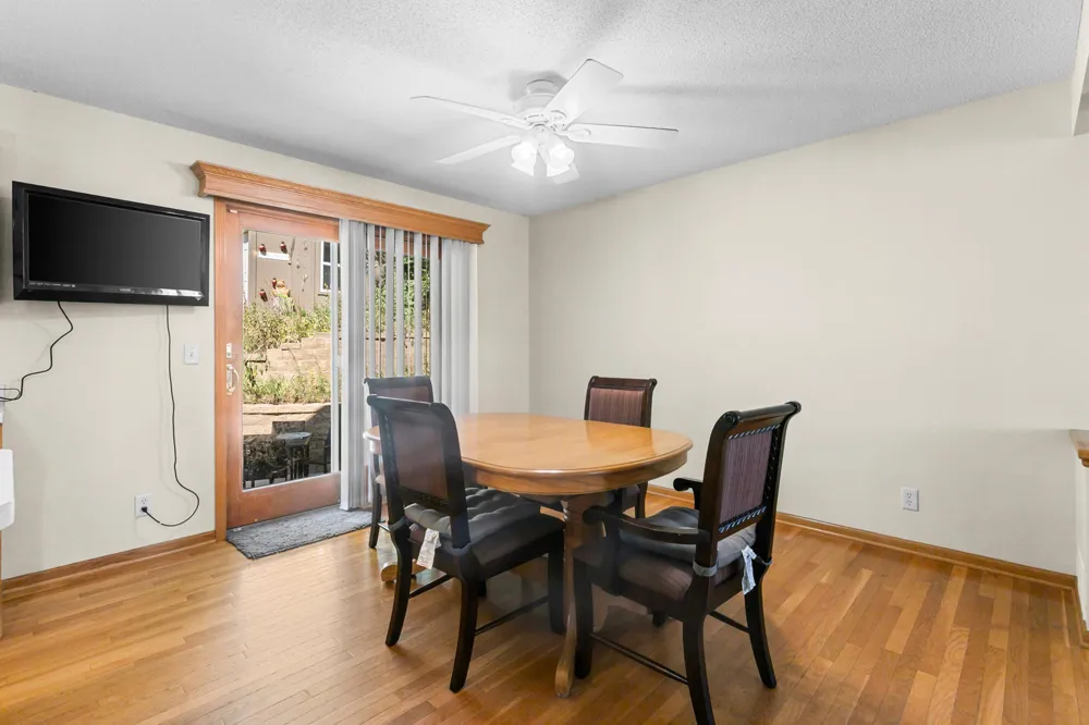 379 Wheelock Parkway E Saint Paul, MN 55130