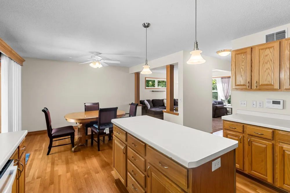 379 Wheelock Parkway E Saint Paul, MN 55130