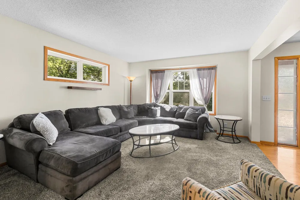 379 Wheelock Parkway E Saint Paul, MN 55130