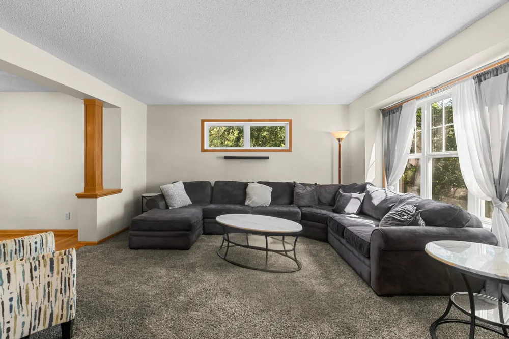 379 Wheelock Parkway E Saint Paul, MN 55130