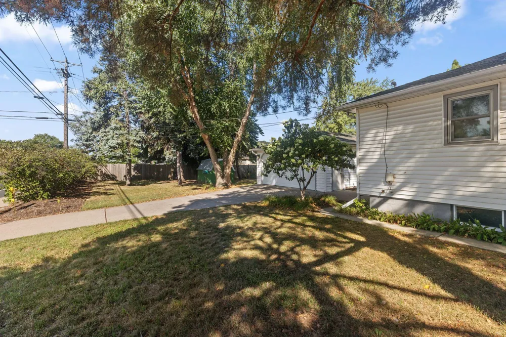 8542 3rd Avenue S Bloomington, MN 55420