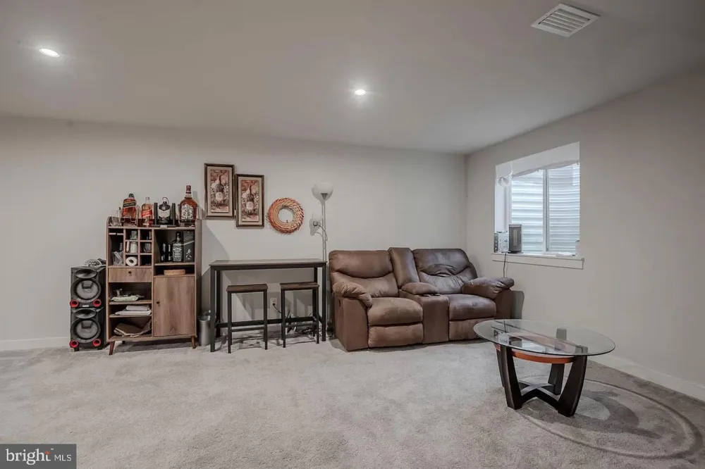 219 FELIX DRIVE Newark, DE 19713
