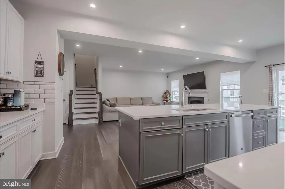 219 FELIX DRIVE Newark, DE 19713