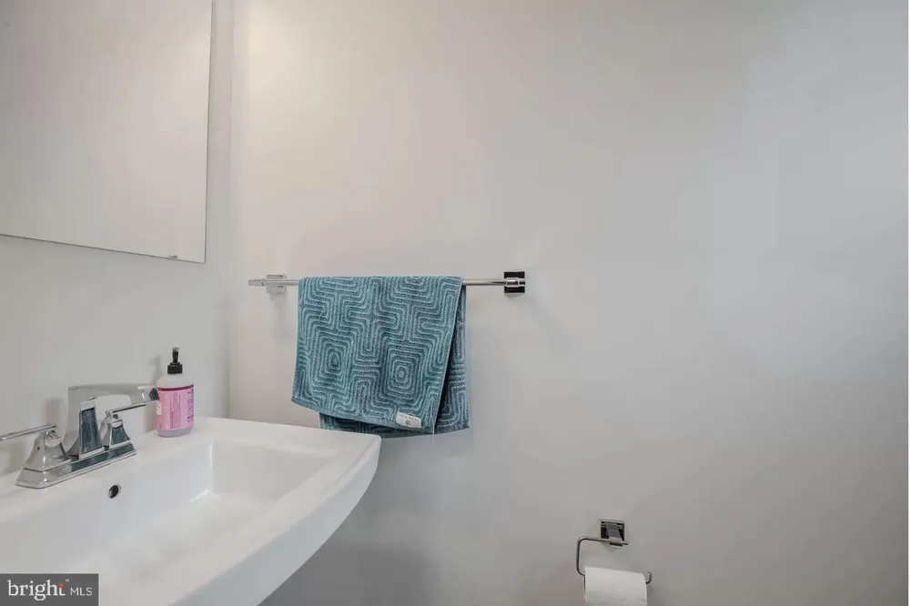 219 FELIX DRIVE Newark, DE 19713