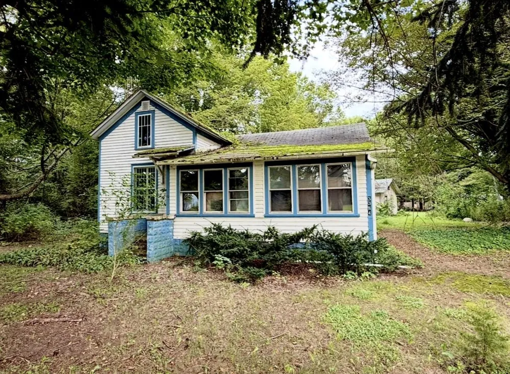 3384 Riverside Road Benton Harbor, MI 49022