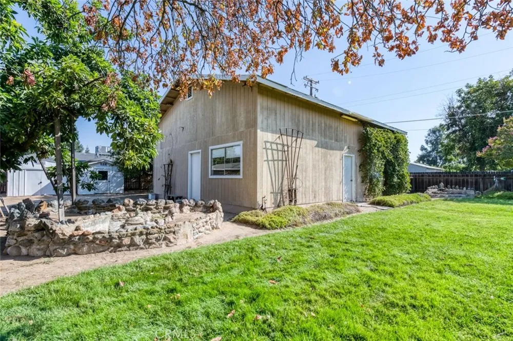 75 W Sierra Clovis, CA 93612