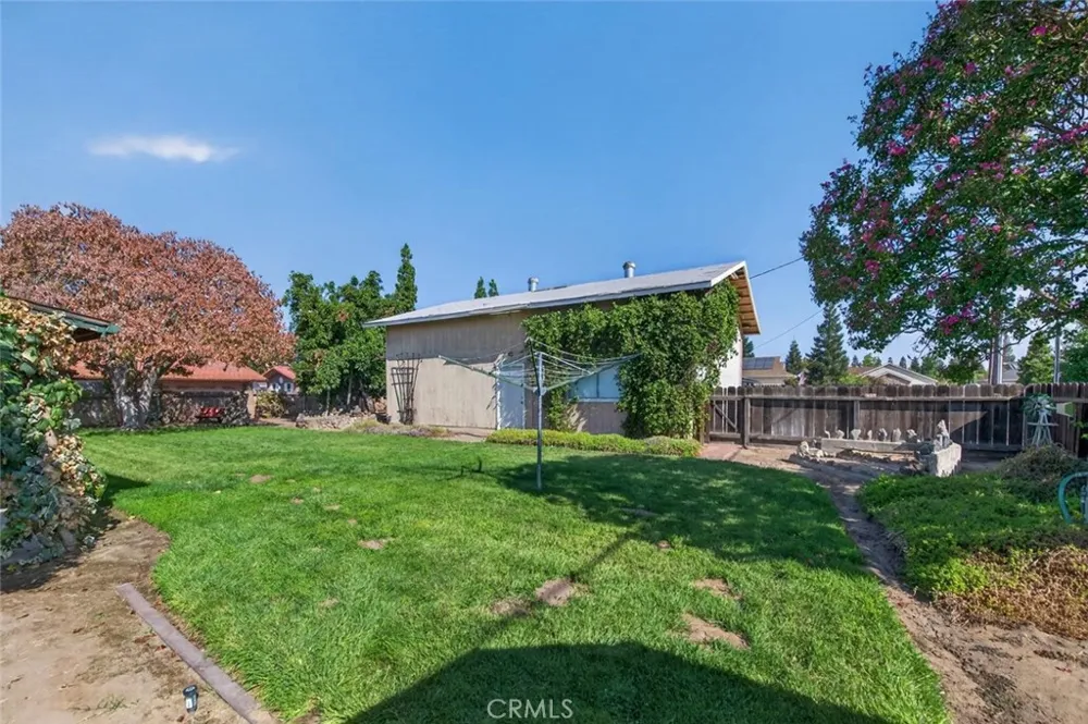 75 W Sierra Clovis, CA 93612