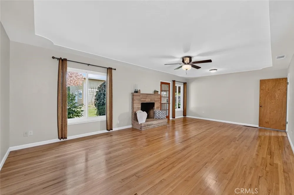 75 W Sierra Clovis, CA 93612