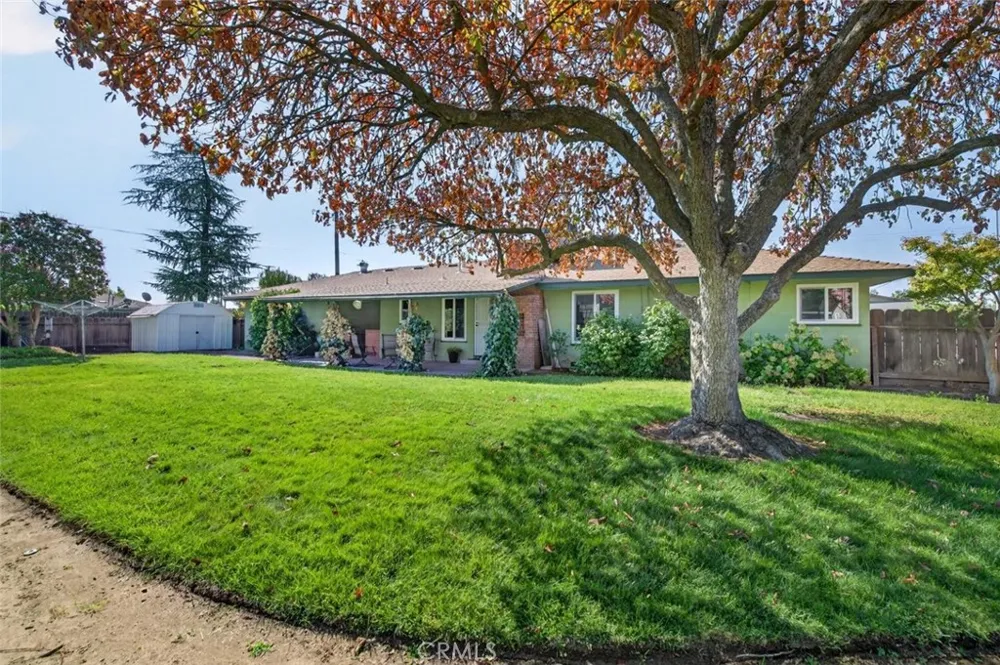 75 W Sierra Clovis, CA 93612