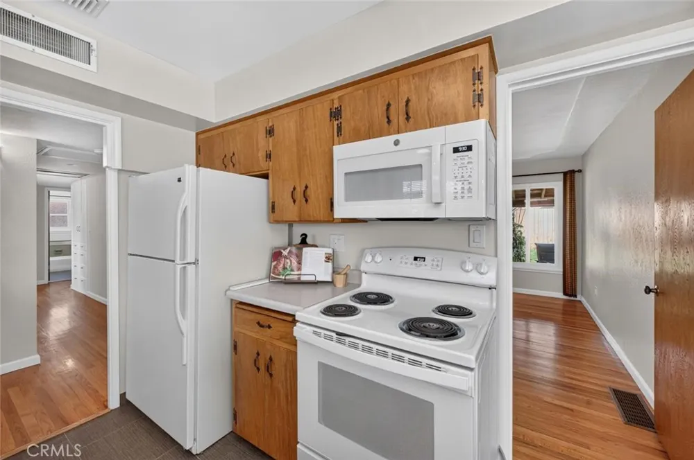 75 W Sierra Clovis, CA 93612