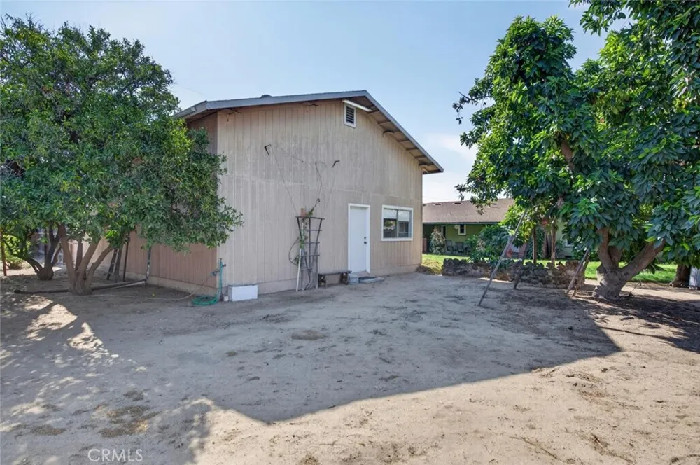 75 W Sierra Clovis, CA 93612