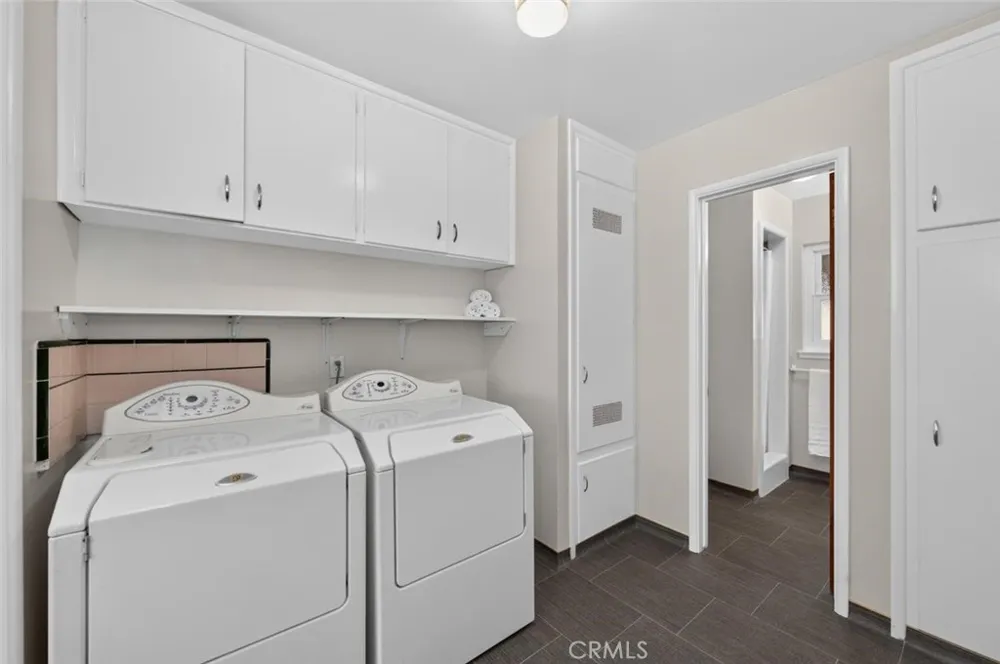 75 W Sierra Clovis, CA 93612