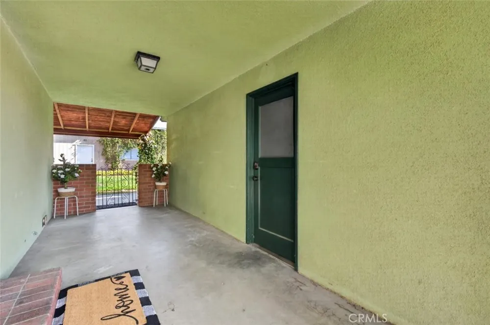 75 W Sierra Clovis, CA 93612
