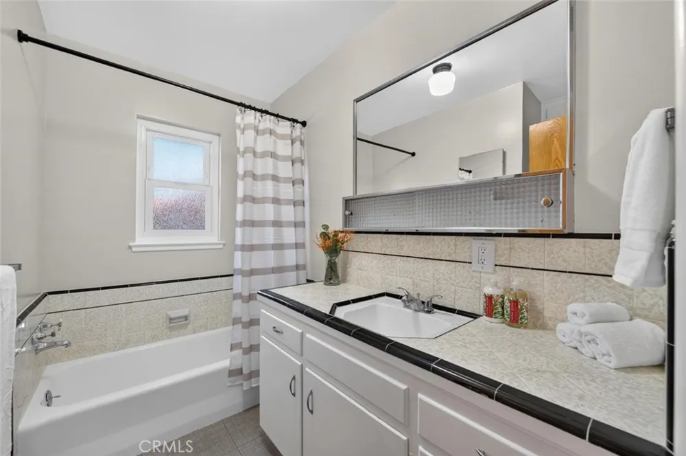 75 W Sierra Clovis, CA 93612