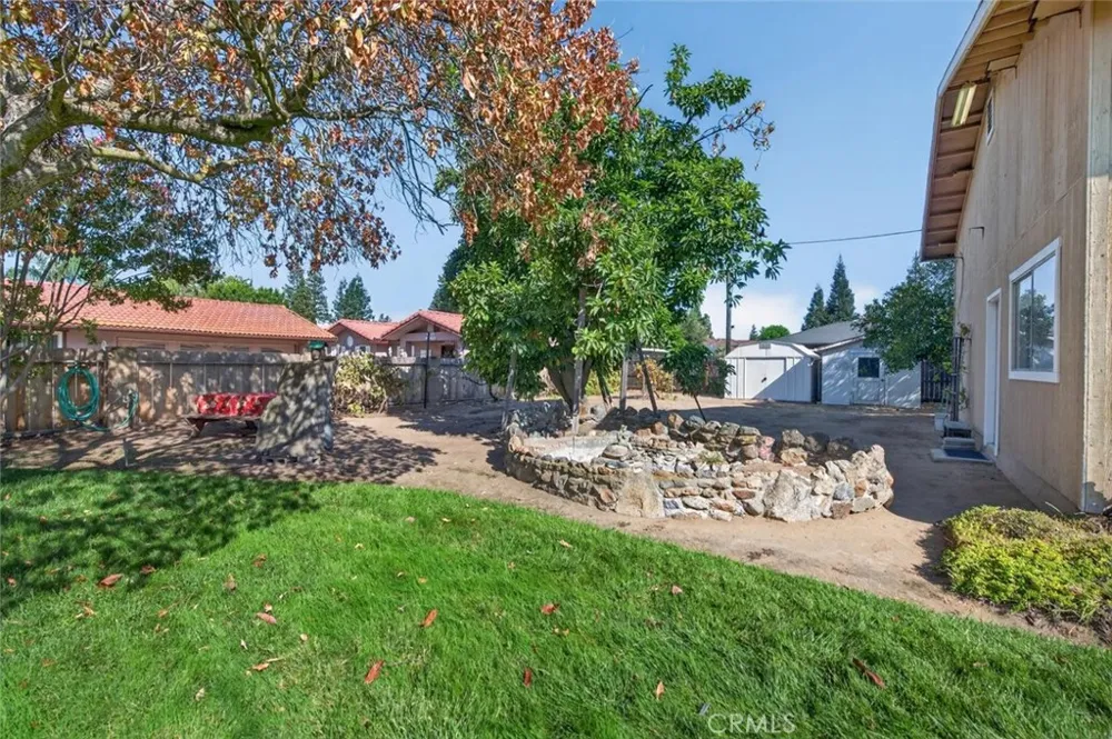 75 W Sierra Clovis, CA 93612