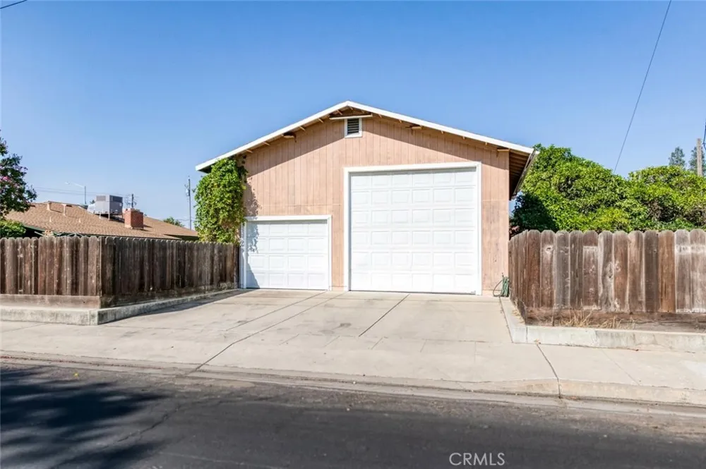 75 W Sierra Clovis, CA 93612
