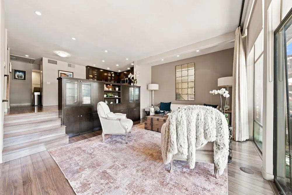 9126 Marina Pacifica Drive Long Beach, CA 90803