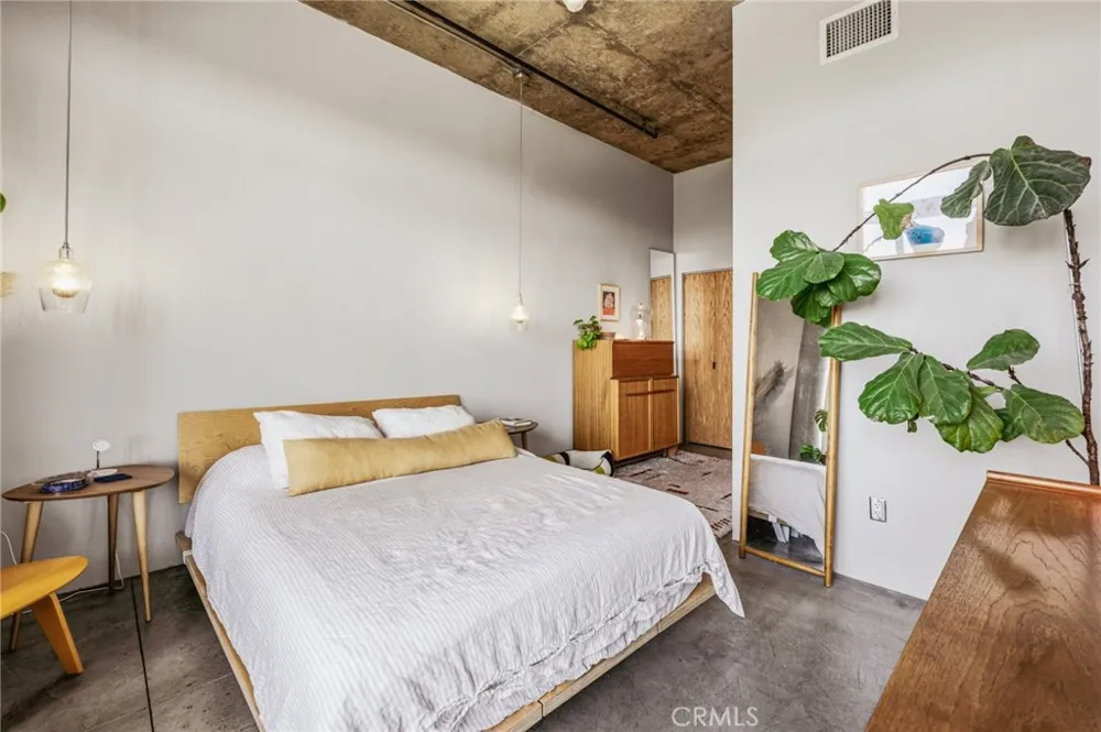 835 Locust #524 Long Beach, CA 90813