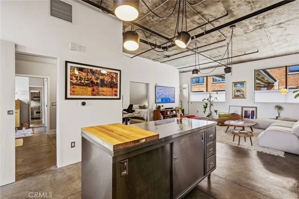 835 Locust #524 Long Beach, CA 90813