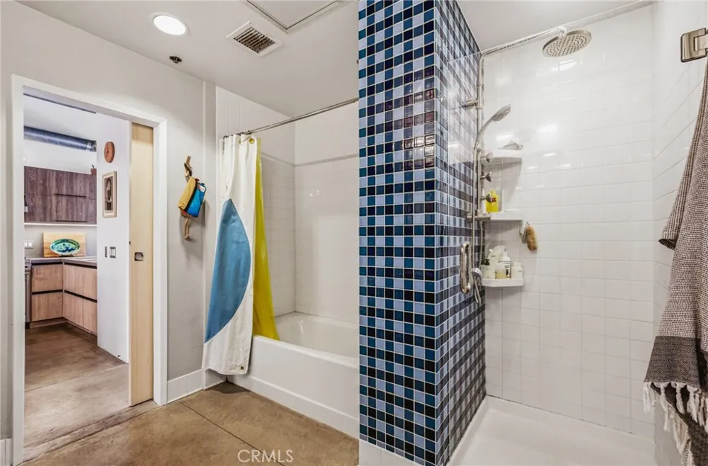 835 Locust #524 Long Beach, CA 90813