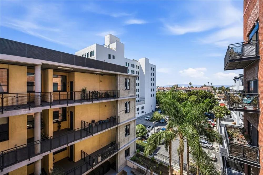 835 Locust #524 Long Beach, CA 90813