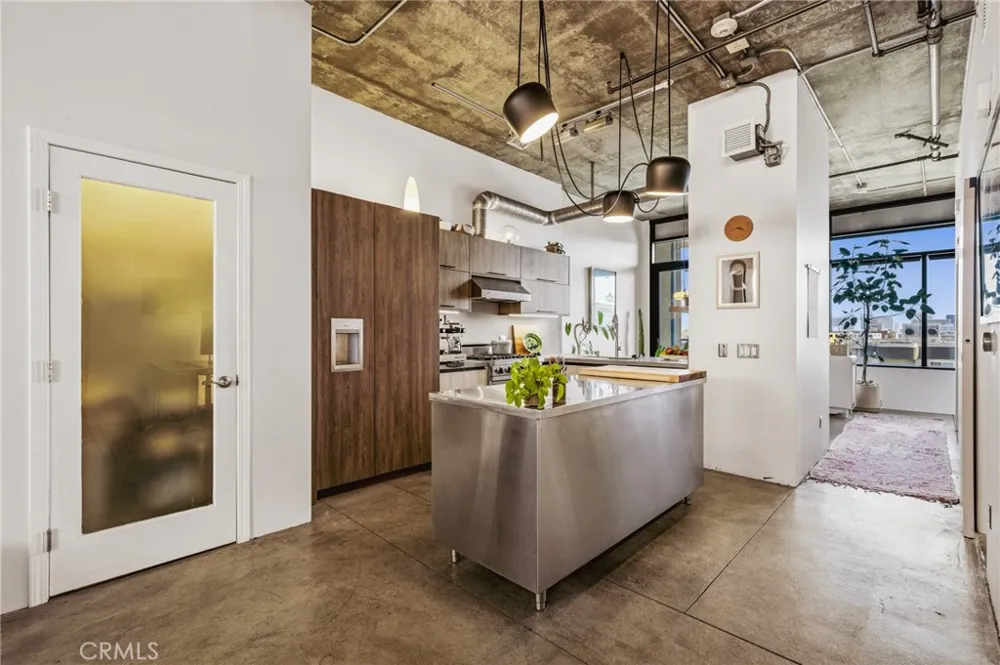 835 Locust #524 Long Beach, CA 90813