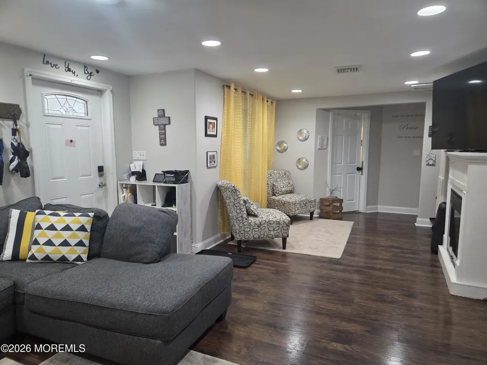 211 Magnolia Avenue Toms River, NJ 08757