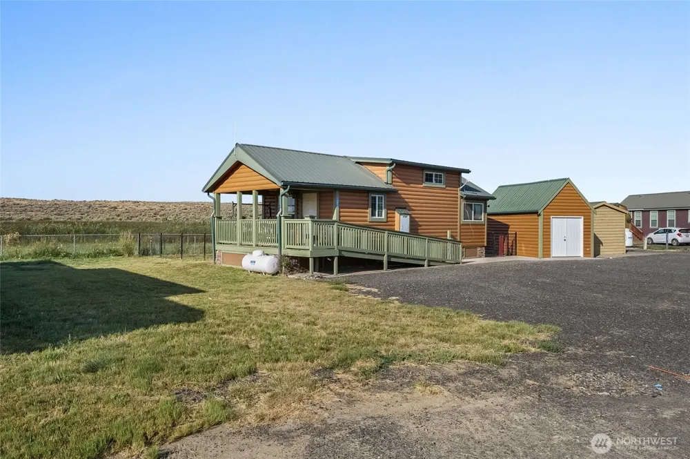 15561 State Hwy 262 #354 Warden, WA 98857