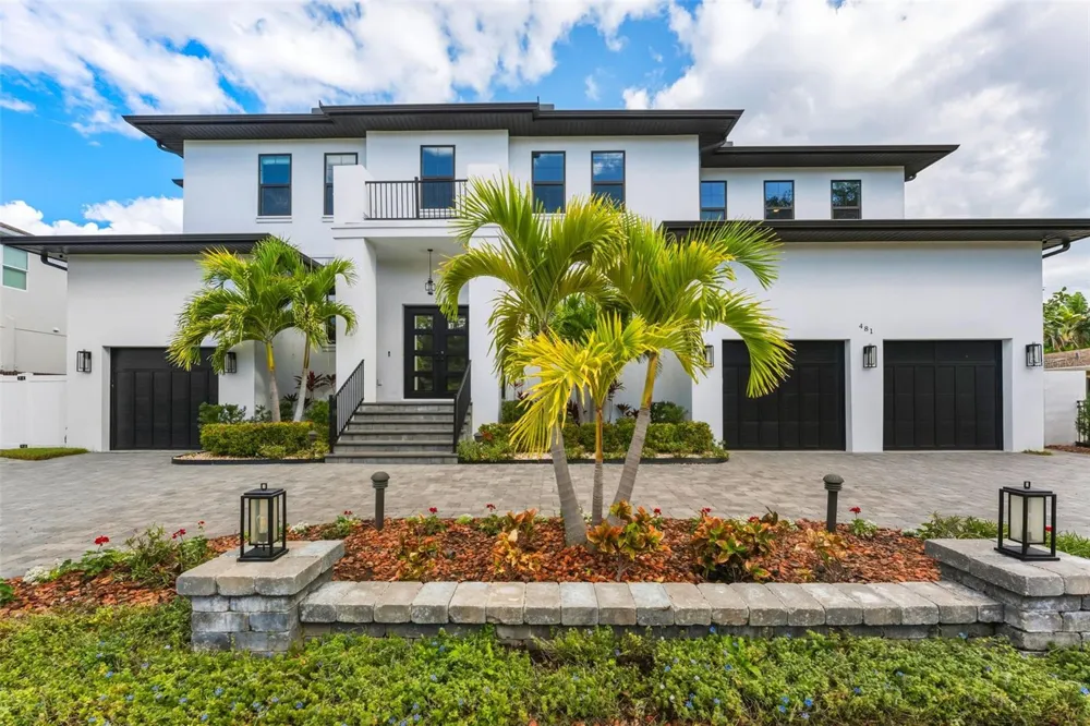 481 W DAVIS BOULEVARD Tampa, FL 33606