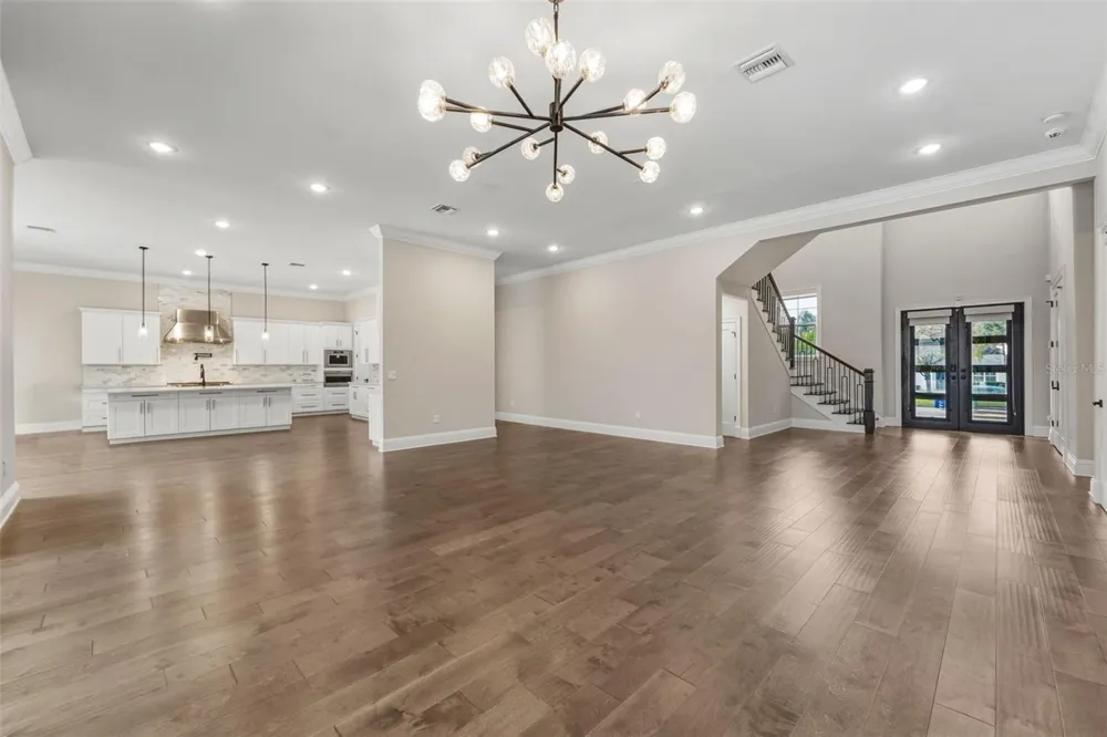 481 W DAVIS BOULEVARD Tampa, FL 33606