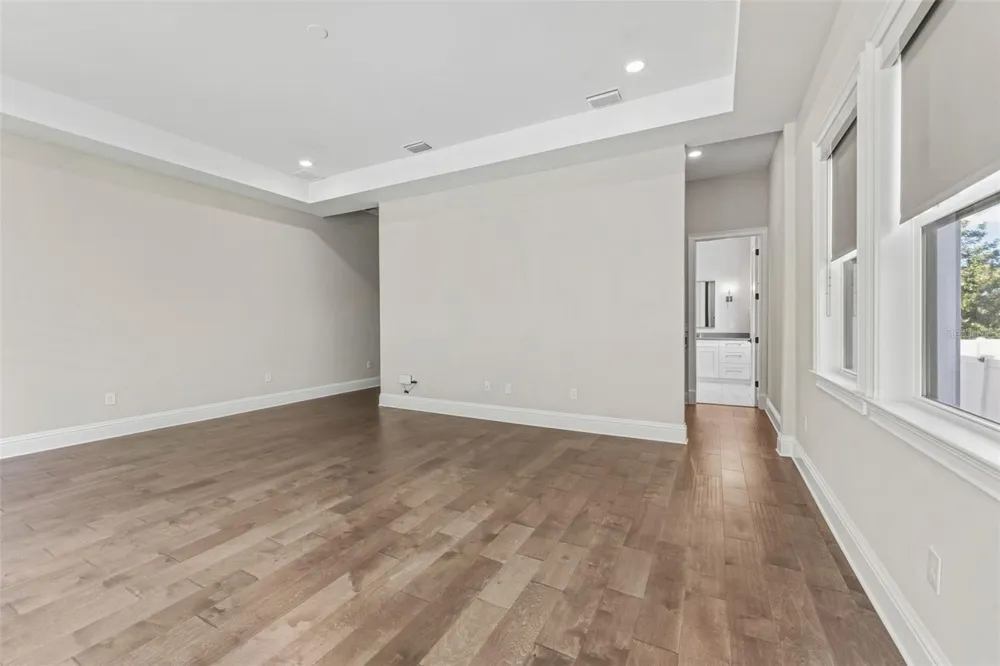481 W DAVIS BOULEVARD Tampa, FL 33606