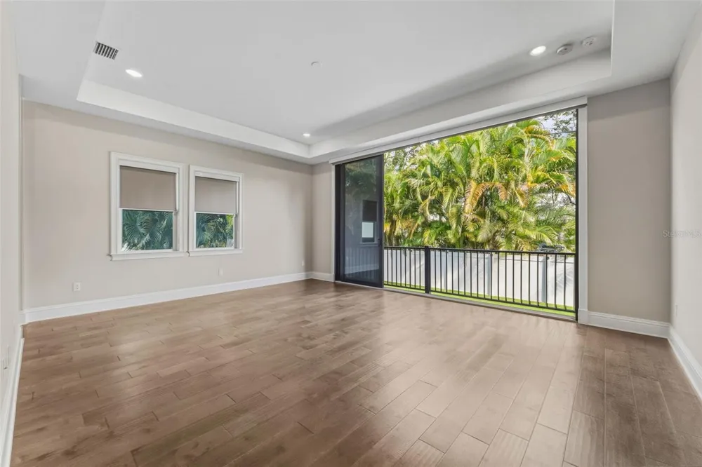 481 W DAVIS BOULEVARD Tampa, FL 33606