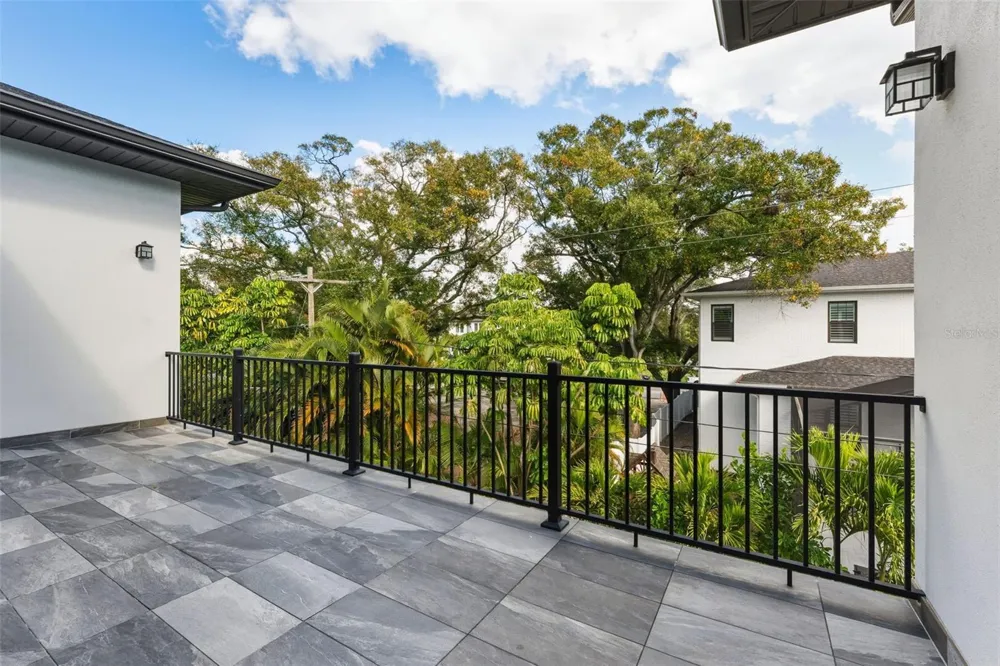 481 W DAVIS BOULEVARD Tampa, FL 33606