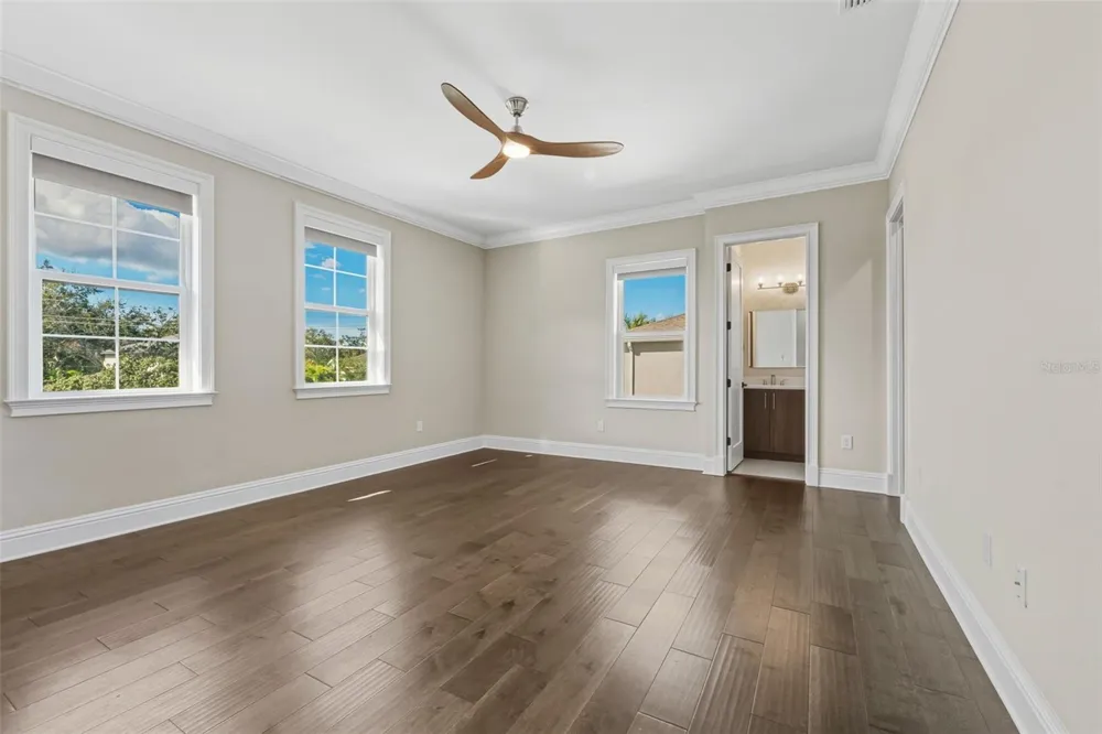 481 W DAVIS BOULEVARD Tampa, FL 33606