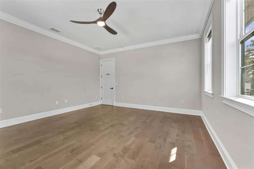 481 W DAVIS BOULEVARD Tampa, FL 33606