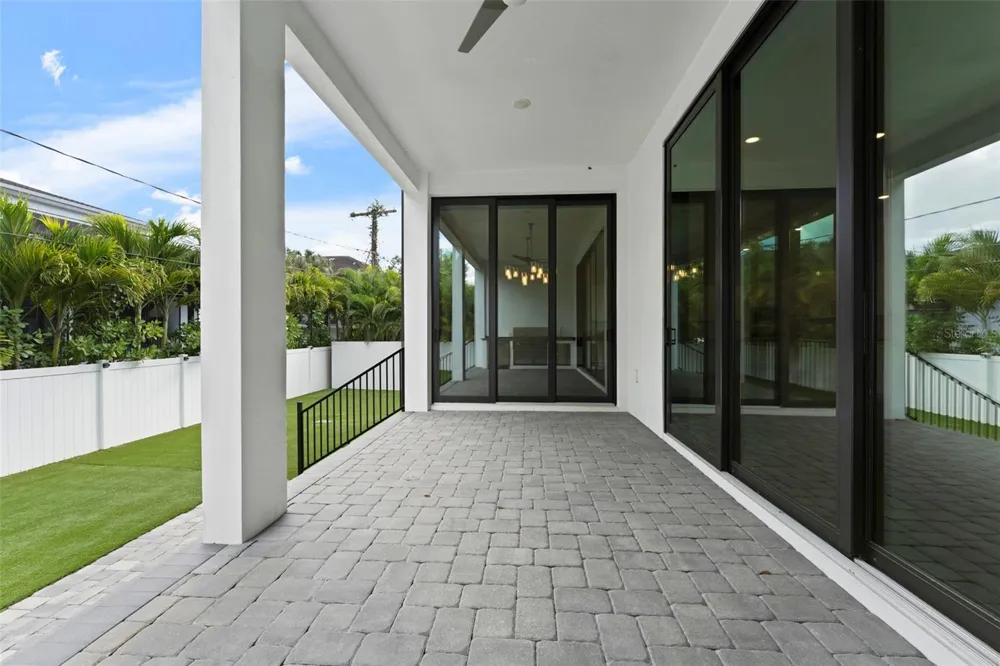 481 W DAVIS BOULEVARD Tampa, FL 33606